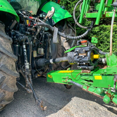 Amazone UX 3200 Special 24 metre trailed sprayer - Image 2