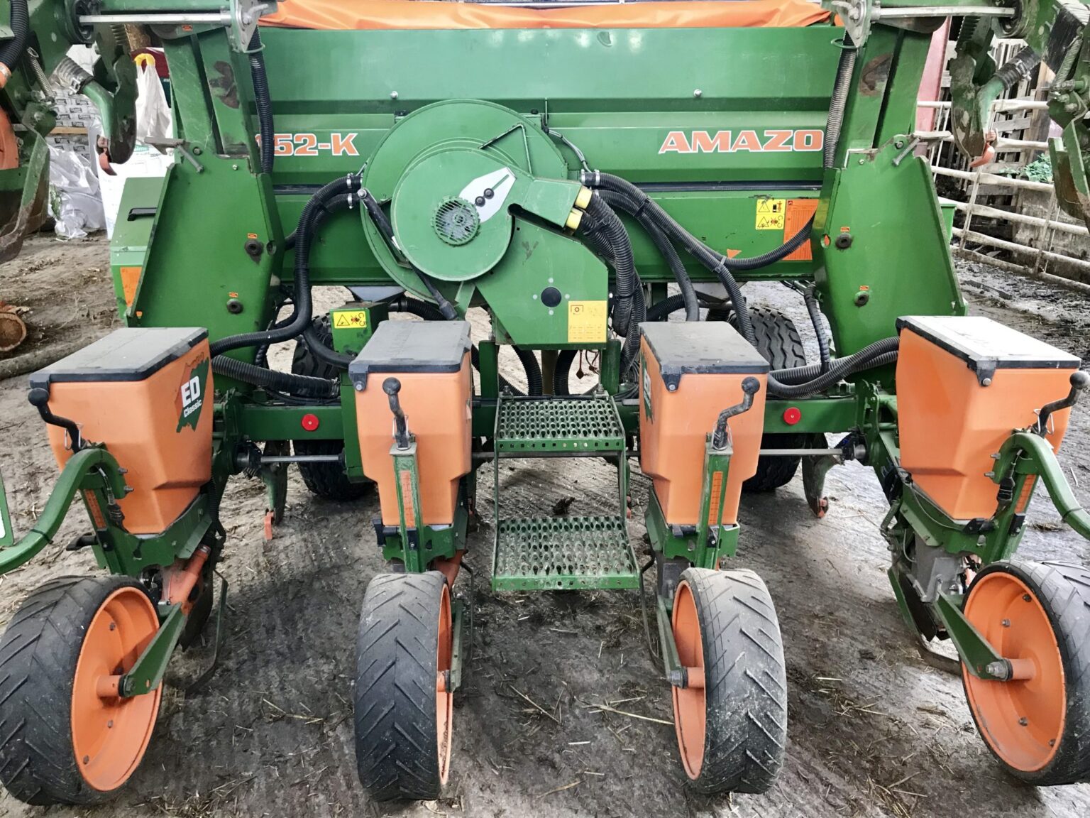 Amazone ED 452K 6 row maize drill Pallisers of Hereford Ltd