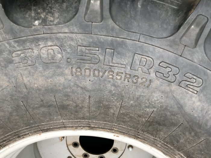 30.5L R32 (800/65 R32) floatation wheels & tyres
