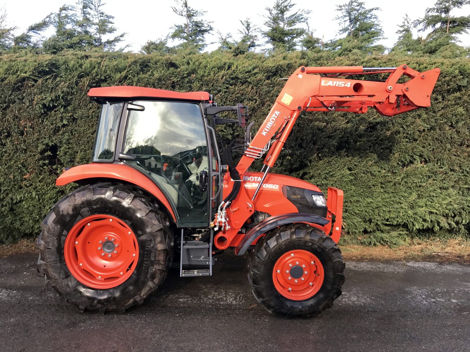 Kubota M7060 & loader - Pallisers of Hereford Ltd