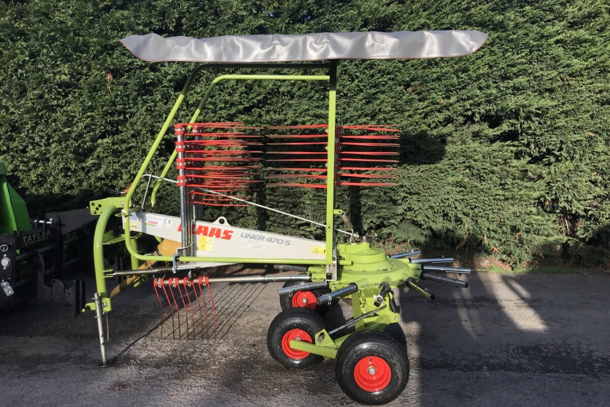 Claas Liner 470 S single rotor rake - Pallisers of Hereford Ltd
