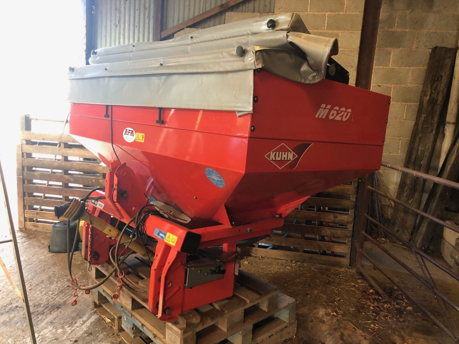 Kuhn Spreader MDS 935 Pallisers of Hereford Ltd