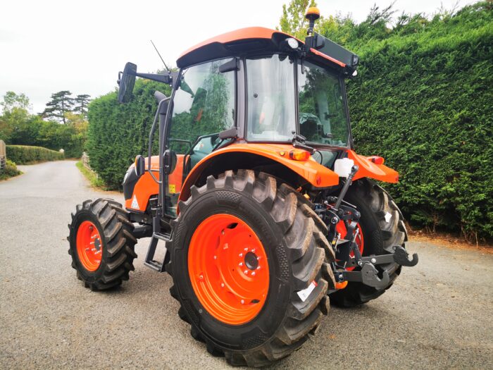 New Kubota M4-063 Tractor
