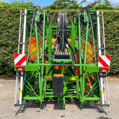 Amazone UF1501 24 metre sprayer
