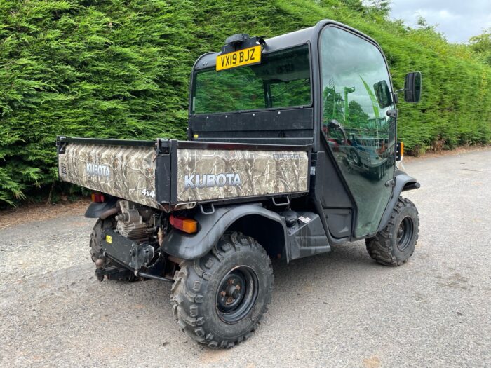 Kubota RTV X900 cab