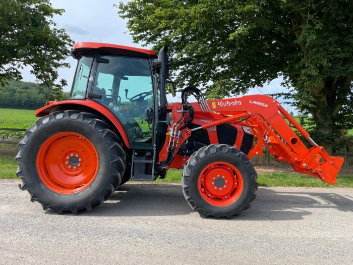 Kubota M5-112 & loader