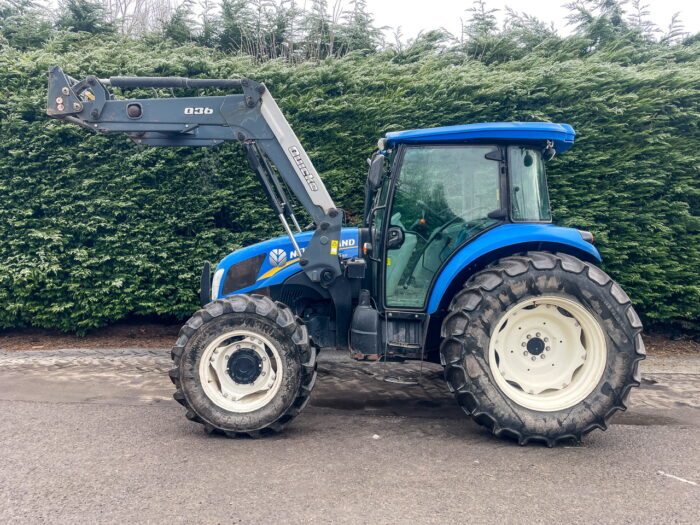 New Holland TD5.95 & loader