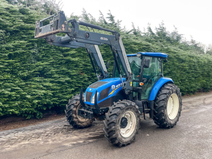 New Holland TD5.95 & loader