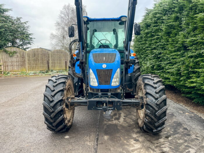 New Holland TD5.95 & loader