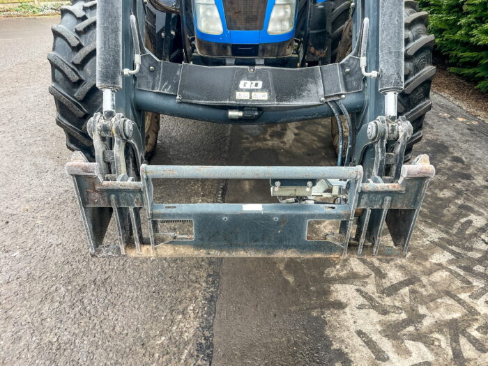 New Holland TD5.95 & loader