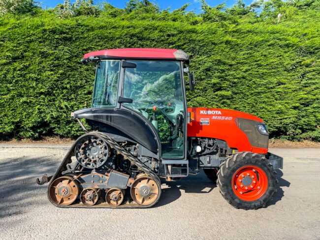 Kubota M8540 Power Crawler