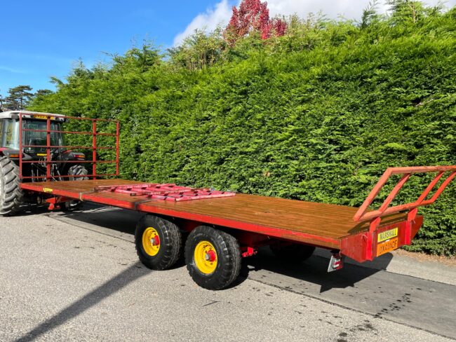 Marshall 25ft bale trailer