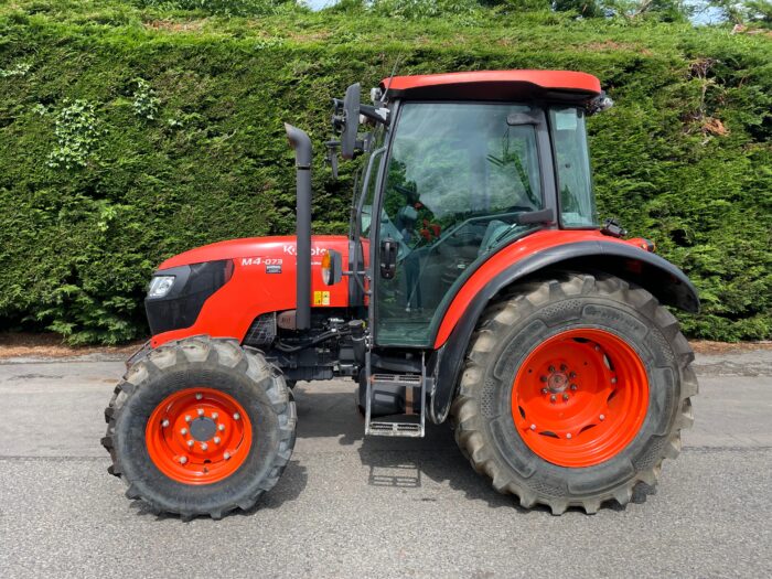 Kubota M4-073