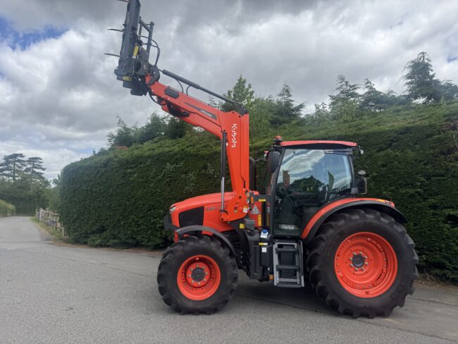 Demo Kubota M6-132