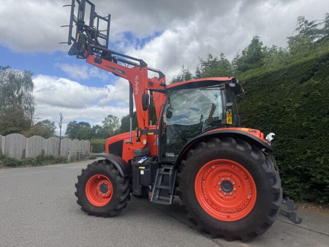 Demo Kubota M6-132