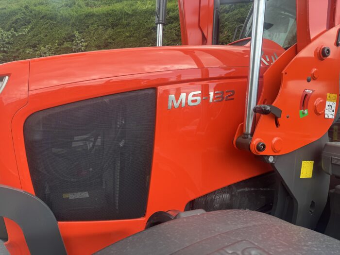Demo Kubota M6-132