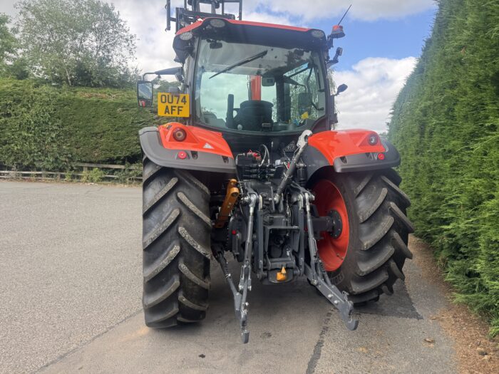 Demo Kubota M6-132