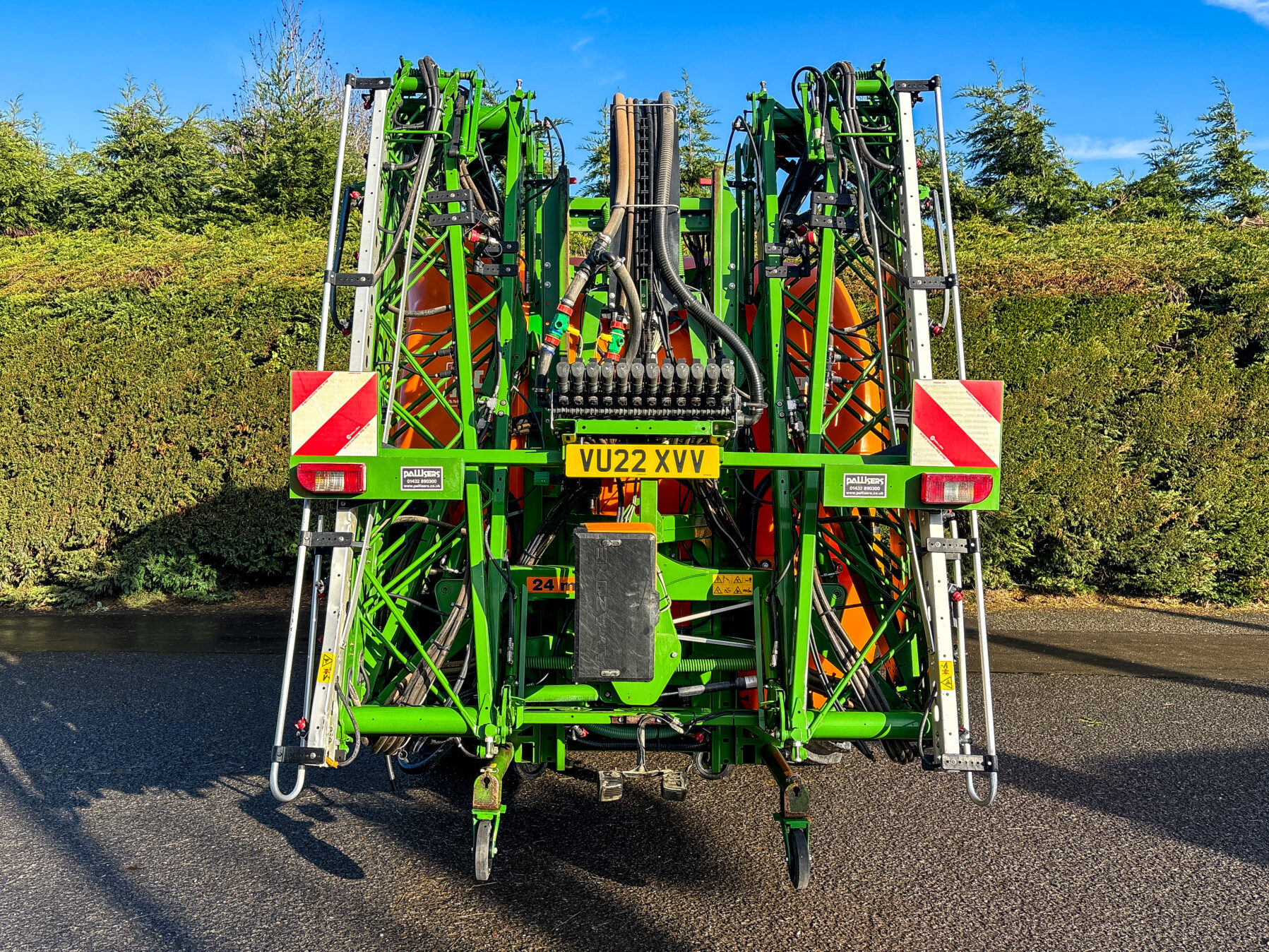 Amazone UF 1801 24 metre mounted sprayer Amazone UF 1801 24 metre mounted sprayer