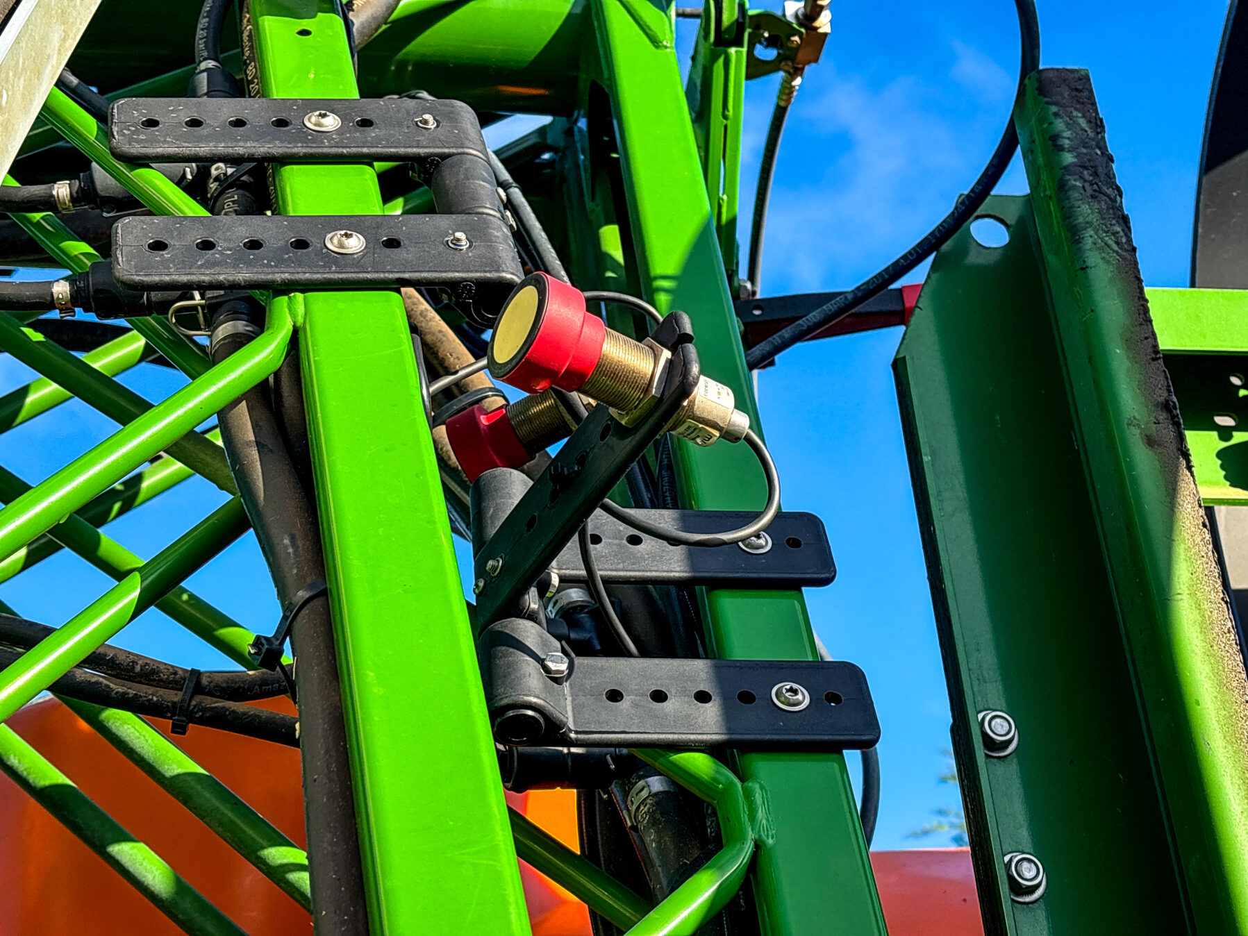 Amazone UF 1801 24 metre mounted sprayer Amazone UF 1801 24 metre mounted sprayer