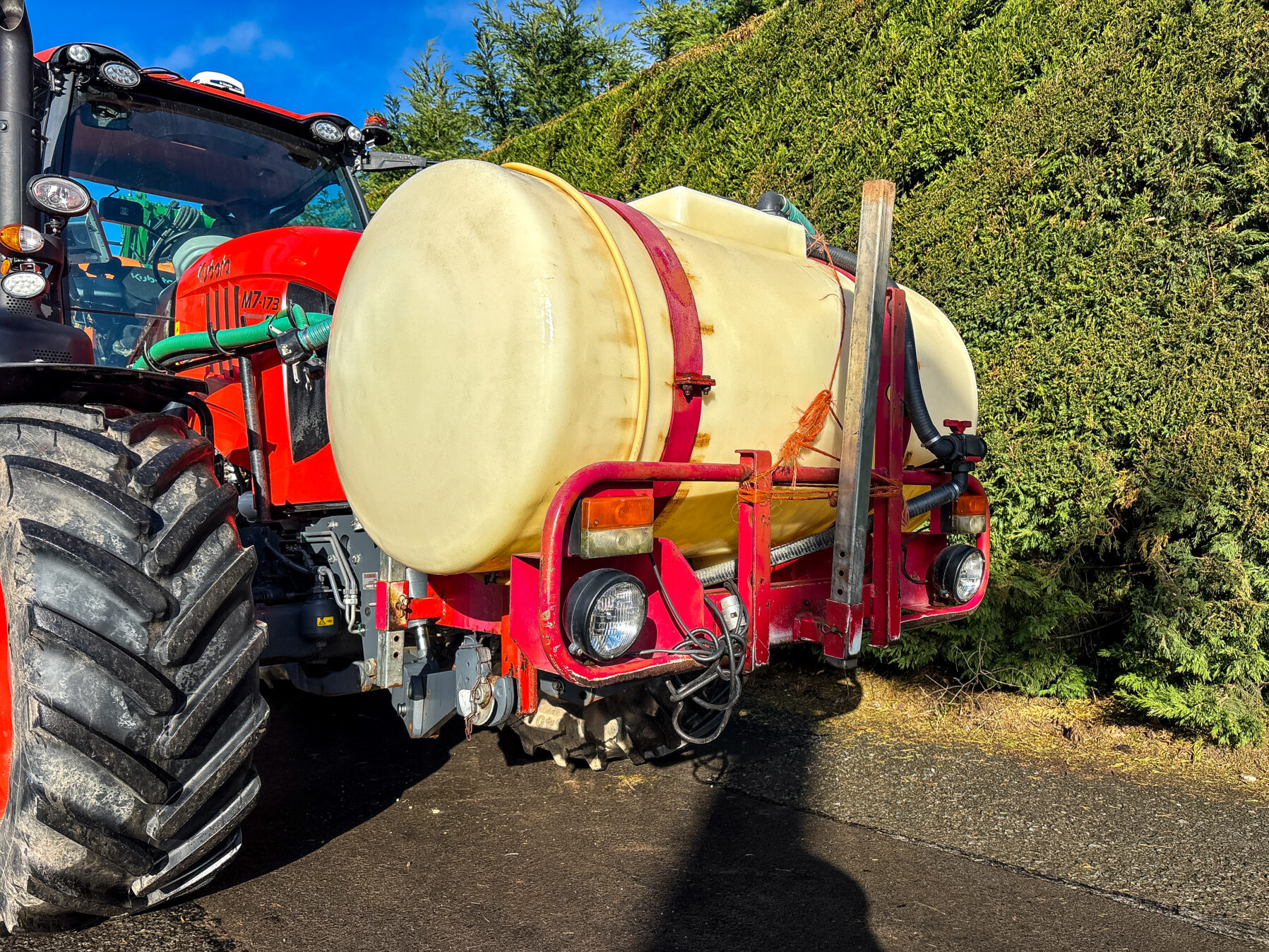 Amazone UF 1801 24 metre mounted sprayer Amazone UF 1801 24 metre mounted sprayer