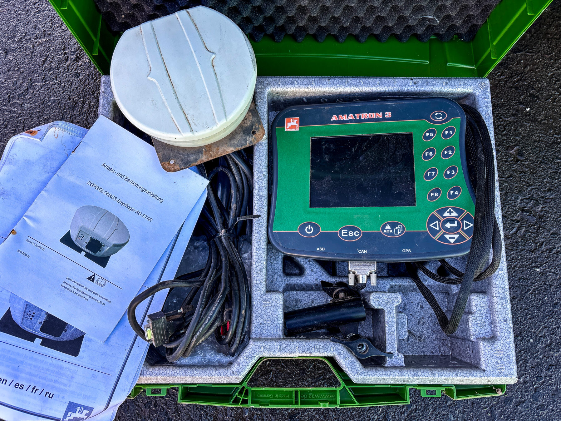 Amazone UF 1801 24 metre mounted sprayer Amazone UF 1801 24 metre mounted sprayer