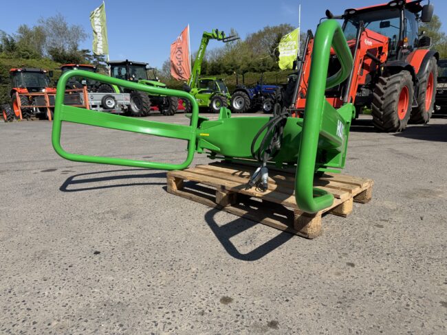 Hustler LM100 Bale Grab