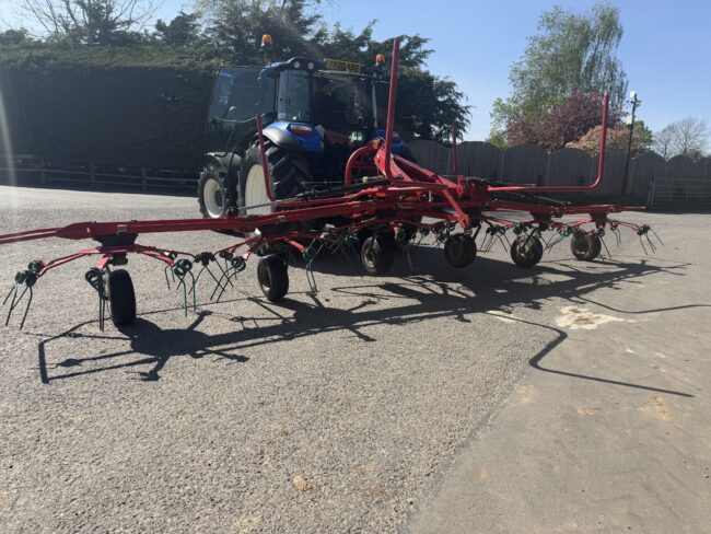 Kverneland 8076 Tedder