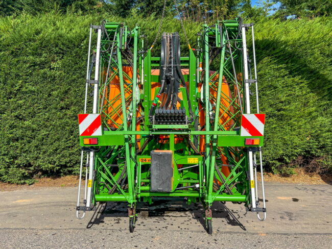 Amazone UF1801 24 metre mounted sprayer