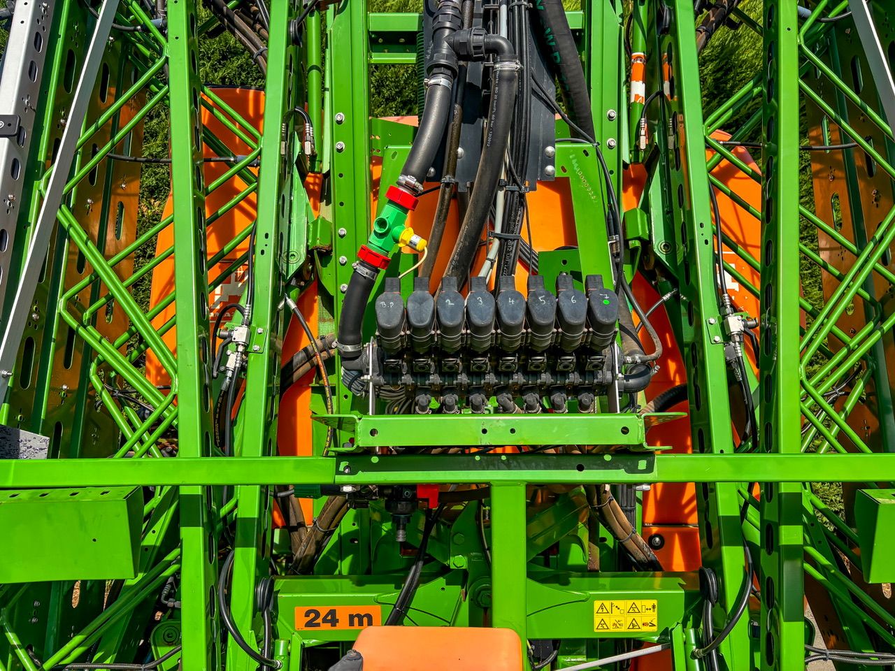 Amazone UF1801 24 metre mounted sprayer Amazone UF1801 24 metre mounted sprayer