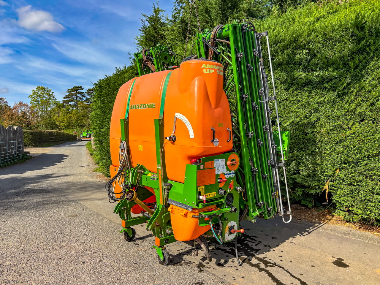 Amazone UF1801 24 metre mounted sprayer Amazone UF1801 24 metre mounted sprayer