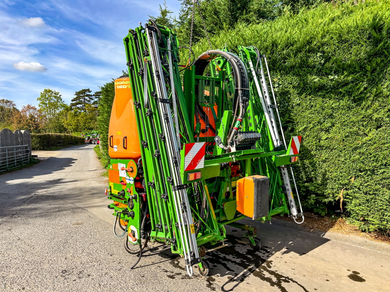 Amazone UF1801 24 metre mounted sprayer Amazone UF1801 24 metre mounted sprayer