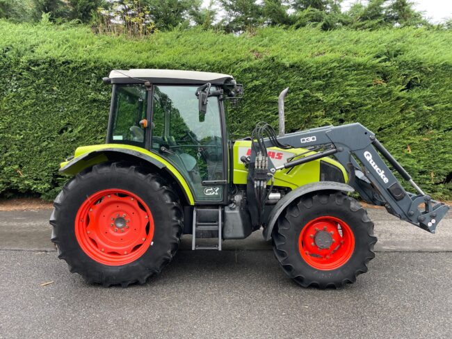 Claas Axos 330 & loader